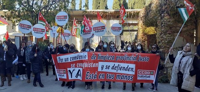 Protesta a las puertas de la Alhambra. 