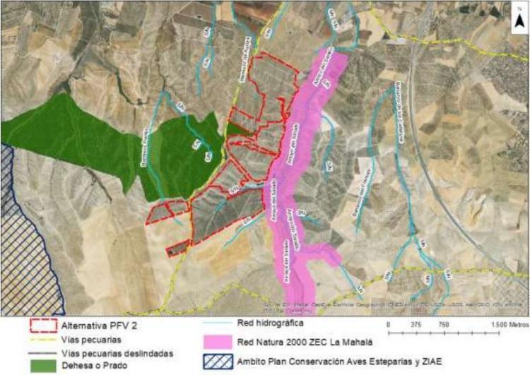 Ubicación de la futura instalación, entre la Dehesa de Santa Fe (verde) y la ZEC de La Malahá (rosa). 