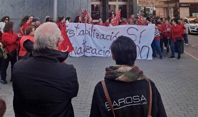 Protesta ante el Ayuntamiento de Maracena.