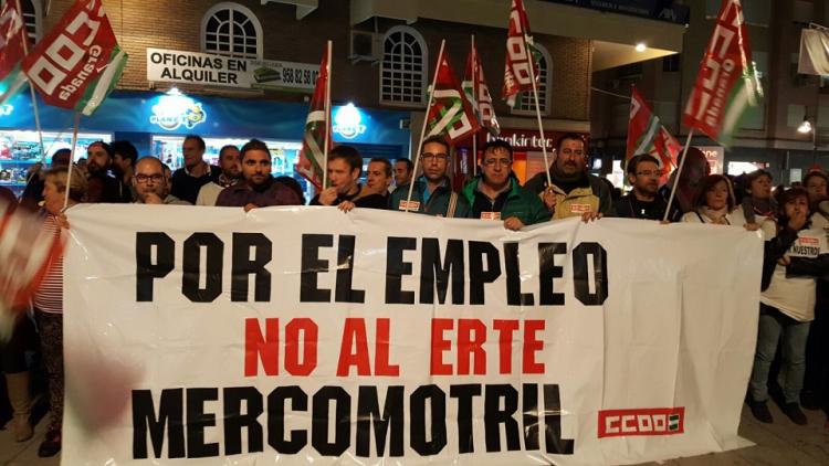 Concentración contra el ERTE anunciado por la empresa. 