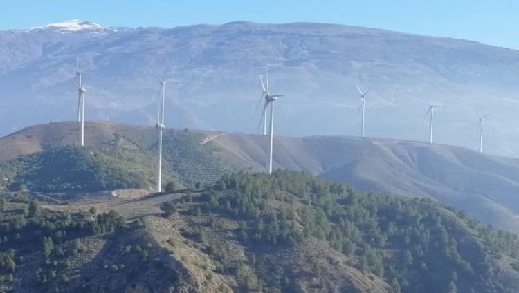 Parque eólico en montes de la comarca del Valle de Lecrín.