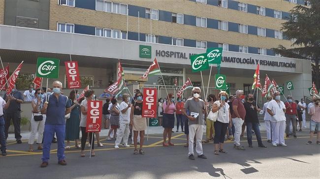 Protesta, este martes, a las puertas del Hospital de Trauma.