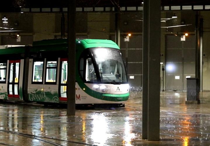 Uno de los nuevos trenes, durante una de sus pruebas. 