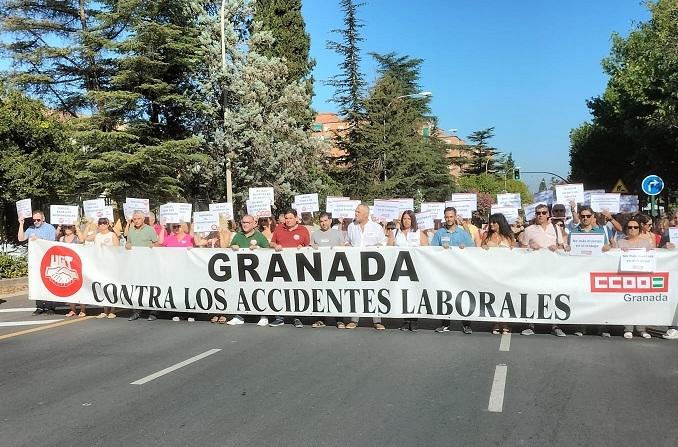 Concentración sindical con 5 minutos de silencio por el accidente laboral mortal.