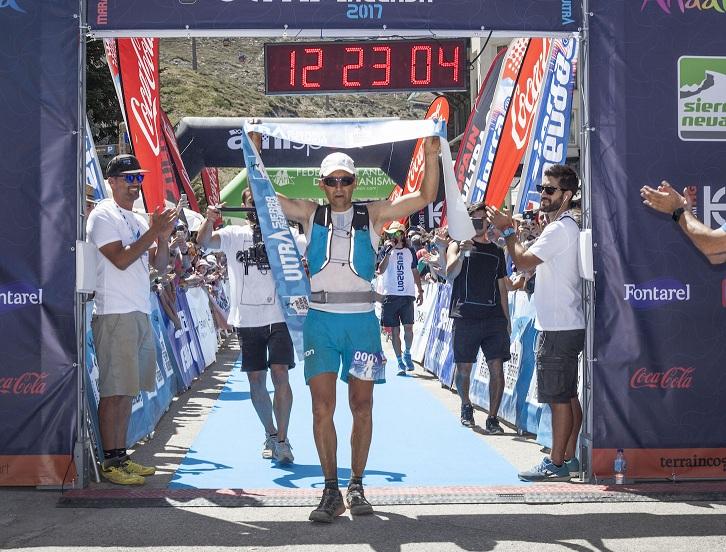 Entrada a meta del ganador, Miguel Ángel Heras.