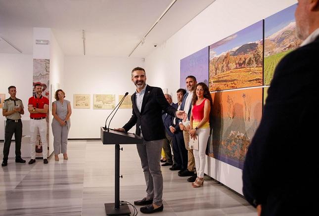 Ramón Fernández-Pacheco ha inaugurado una exposición sobre Sierra Nevada en Almería