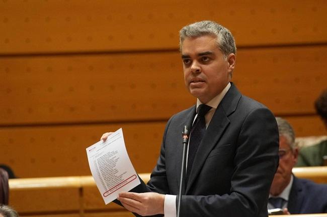 Vicente Azpitarte, en el Senado.