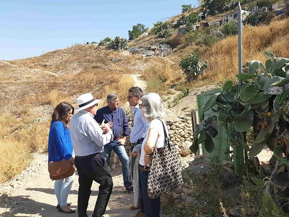 Visita de concejales de Ciudadanos a la zona de las cuevas. 