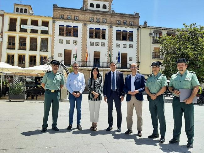 El delegado del Gobierno, en su visita a Santa Fe.