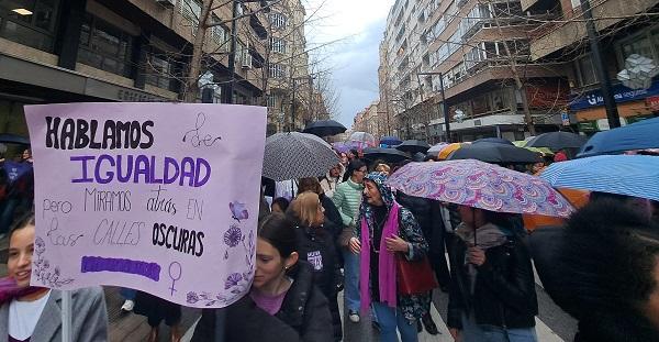 Detalle de la manifestación de este 8 de marzo en Granada. 