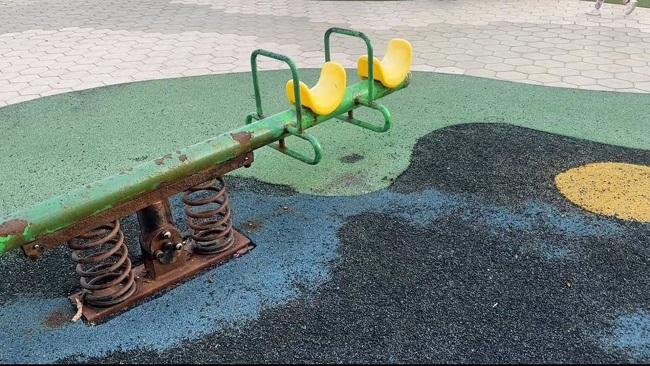 Detalle de un parque infantil en la localidad. 