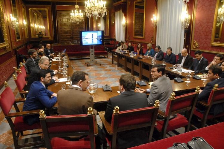 Un momento de la reunión de trabajo con la multinacional alemana.