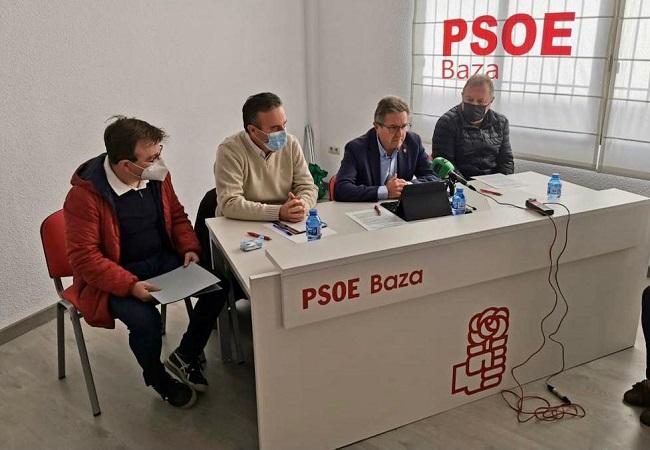 Socialistas de la comarca de Baza, este lunes.