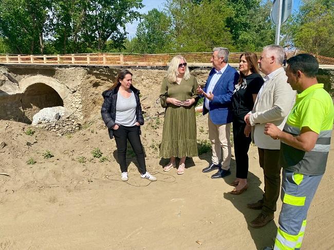 Diputados provinciales del PSOE en su visita a la infraestructura.