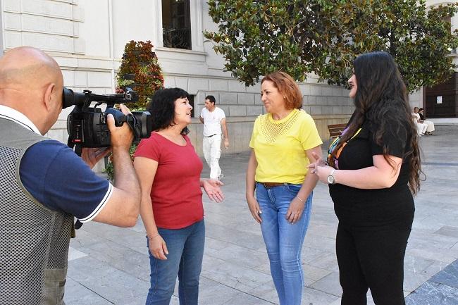 Mari Carmen Pérez con Mar Solera y Kande Rienda.