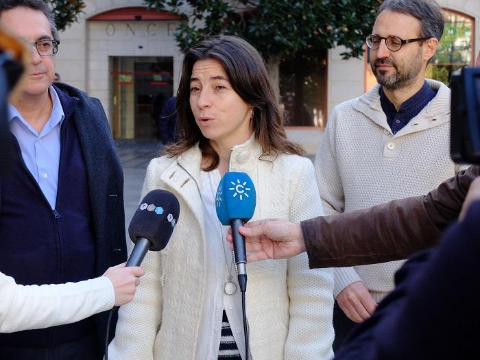 La concejala de Vamos Granada Marta Gutiérrez con Antonio Daponte y Alberto Matarán.