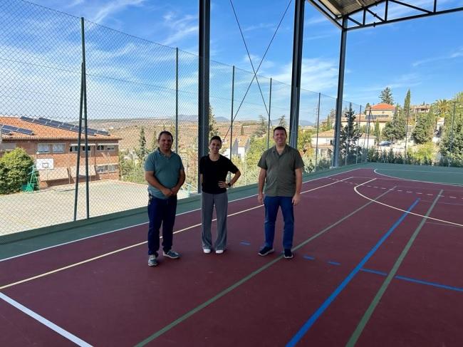 Visita a la instalación deportiva restaurada.