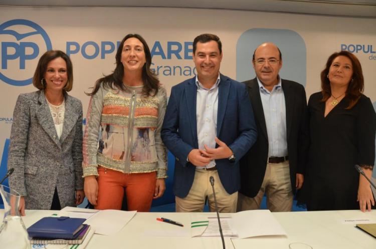 Moreno, junto a Pérez, Díaz y líderes andaluces del PP.