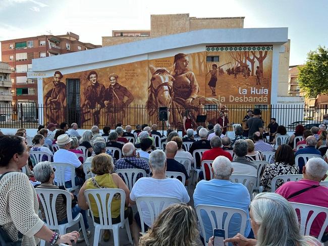 Inauguración del mural de La Desbandá en Motril, en una iniciativa de 14 de Abril.