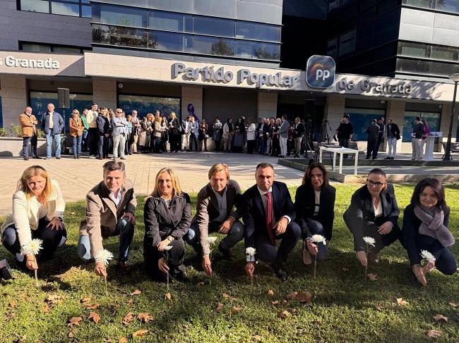 El secretario general del PP andaluz ha acompañado al PP granadino en el acto or el 25N.