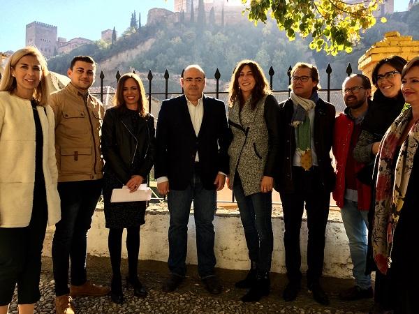 Los representantes del PP, este jueves en el Albaicín.