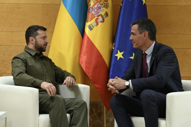 Pedro Sánchez, y el presidente de Ucrania, Volódimir Zelenski.