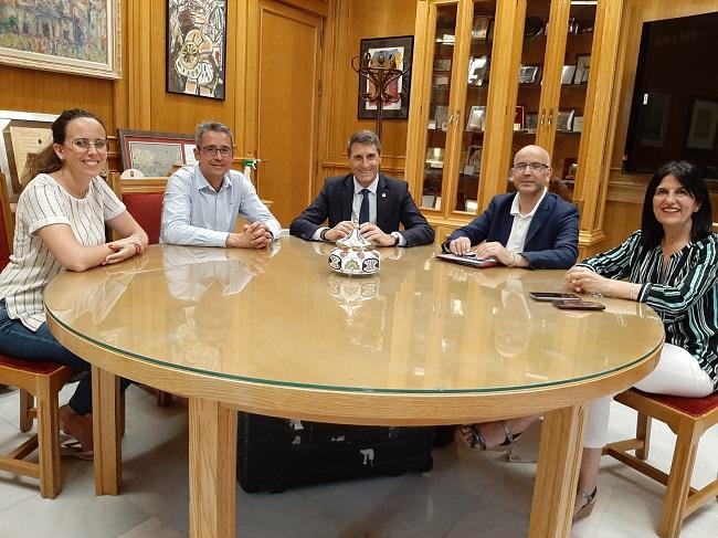 Encuentro con el alcalde de Santa Fe.