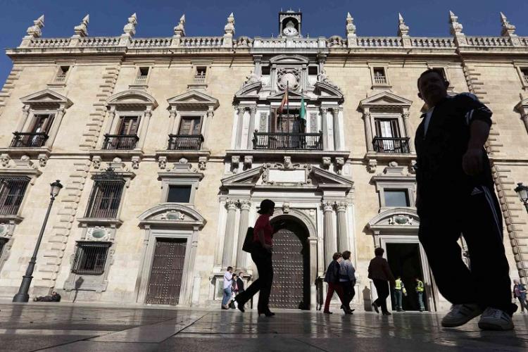 La sentencia del TSJA anula la ordenanza.