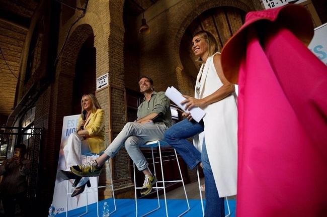 Borja Sémper junto a Marifrán Carazo y Cristina Sánchez. 