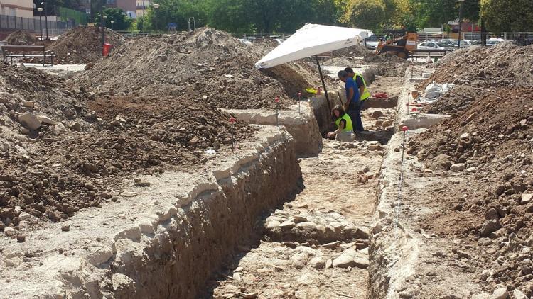 Trabajos en la plaza Ilíberis, hace un año.