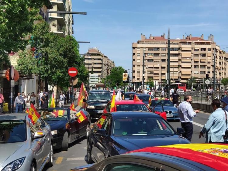 Foto de la Caravana a la salida de La Caleta.