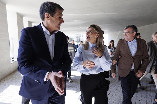 Yolanda Díaz, junto a Pedro Fernández y José Antonio Montilla, en el Congreso de UGT-A.la clausura del XIII Congreso Ordinario de UGT Andalucía en la sala paraninfo de la Universidad de Granada. - 