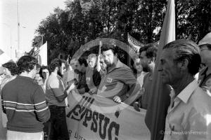 El secretario general del PSUC y militantes comunistas catalanes en la manifestacion de solidaridad con los jornaleros andaluces en una manifestación en Sevilla.