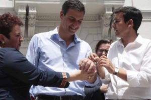 Sánchez, junto a Cuenca y Jiménez en una de las visitas del líder socialista a Granada.