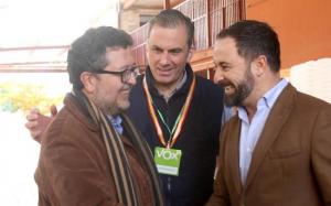 Abascal (derecha), con Ortega y Serrano.