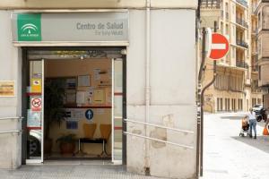 Centro de Salud Fortuny-Velutti, en el centro de Granada.