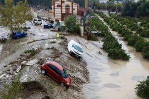 Coches destrozados tras el paso del la DANA en Málaga.