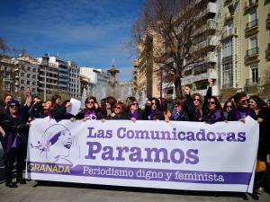 Concentración de las comunicador de Granada en la Fuente de las Batallas.