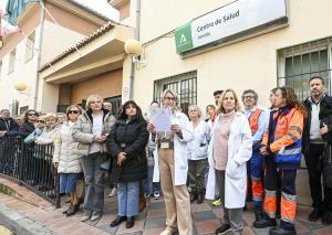 Concentración celebrada en el centro de salud de Armilla. 