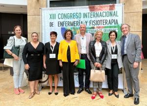 La consejera, junto a las autoridades, en el Congreso Congreso Internacional de Enfermería y Fisioterapia.