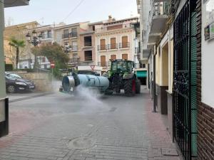 Imagen de archivo de tareas de desinfección por parte de las cooperativas agrarias en el municipio durante el confinamiento.