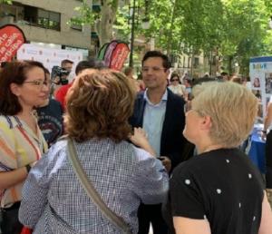 El alcalde visita la Feria de Asociaciones. 