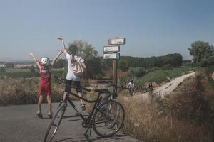 Ciclistas en Fuente Vaqueros.