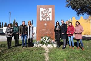 Monolito inaugurado en Maracena en recuerdo a las personas fallecidas por la pandemia.