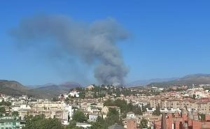 Vista del humo del incendio de Pinos Genil desde el Zaidín.