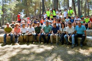 Escolares en el área recreativa y de acampada de El Robledal. 