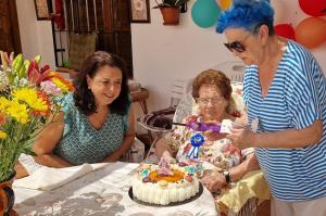 Emilia Fernández celebró este viernes sus 103 años.