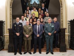 Minuto de silencio en la Subdelegación de Granada.