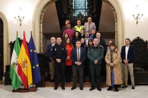 Minuto de silencio, este viernes, en la Subdelegación del Gobierno.