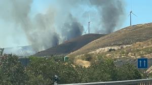 Vista de las columnas de humo del incendio de Padul.